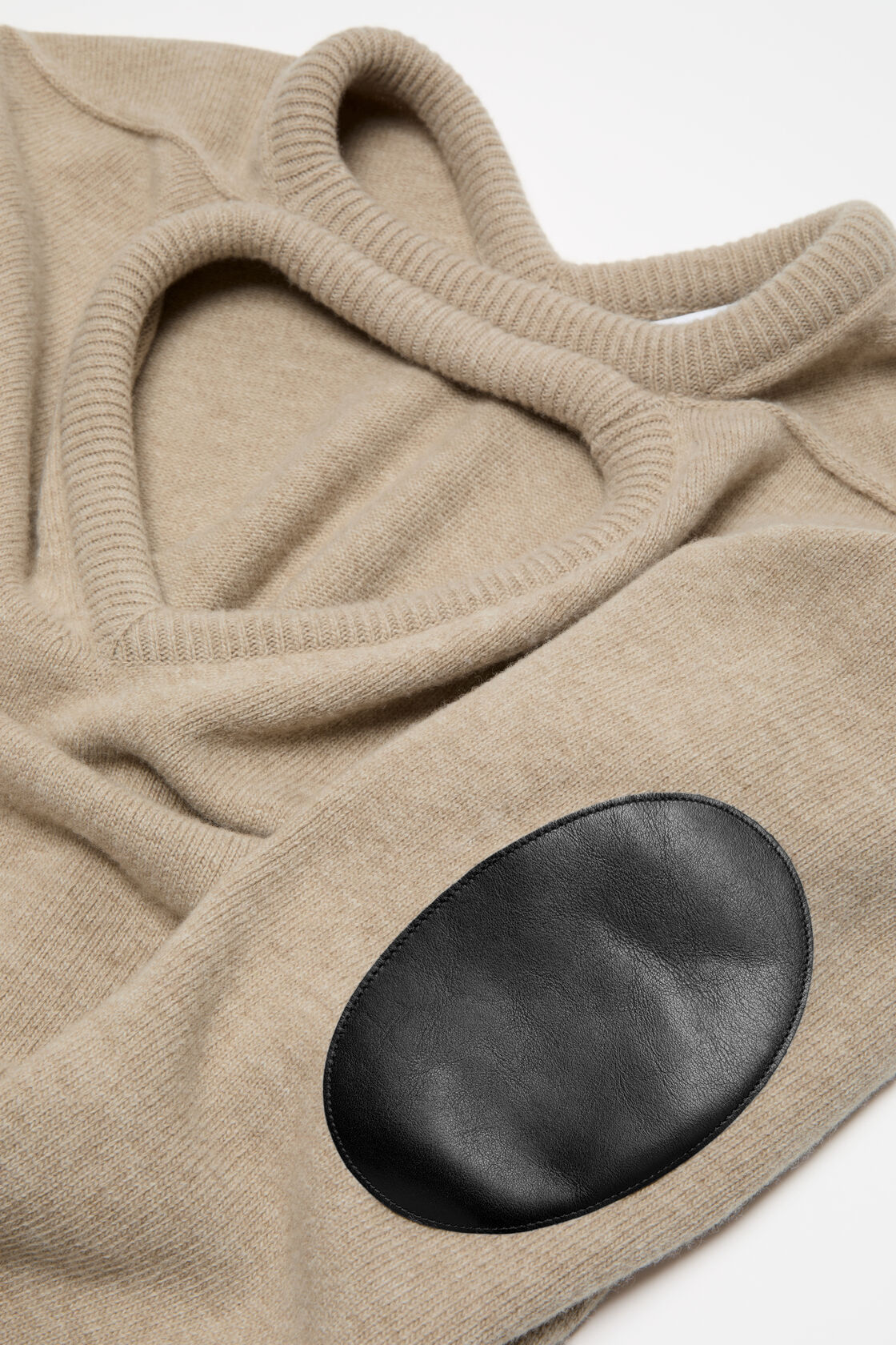 Wool sweater with cut-out, Beige, 2000x