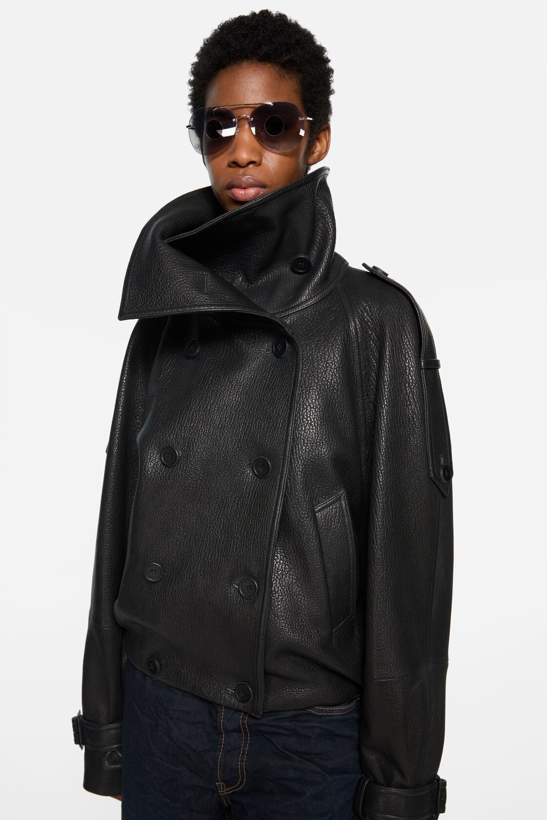 Cropped leather trench coat, Black, 2000x