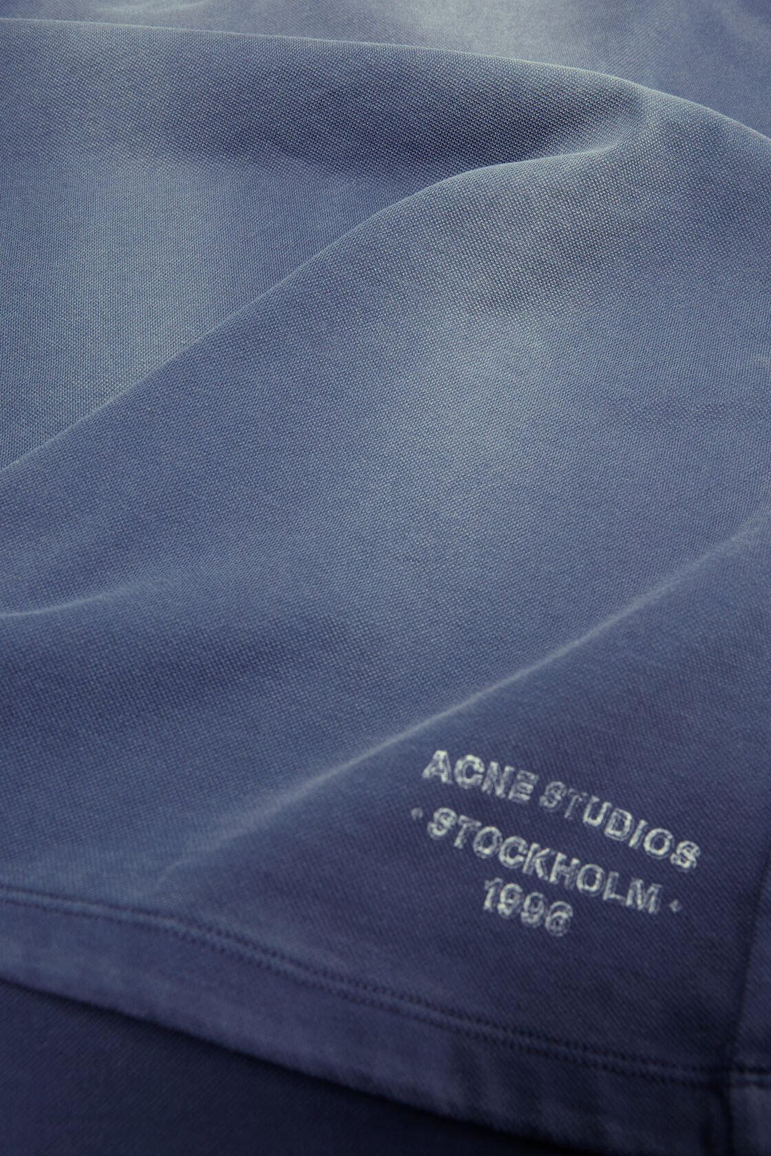 Sprayed logo skirt, Navy blue, 2000x