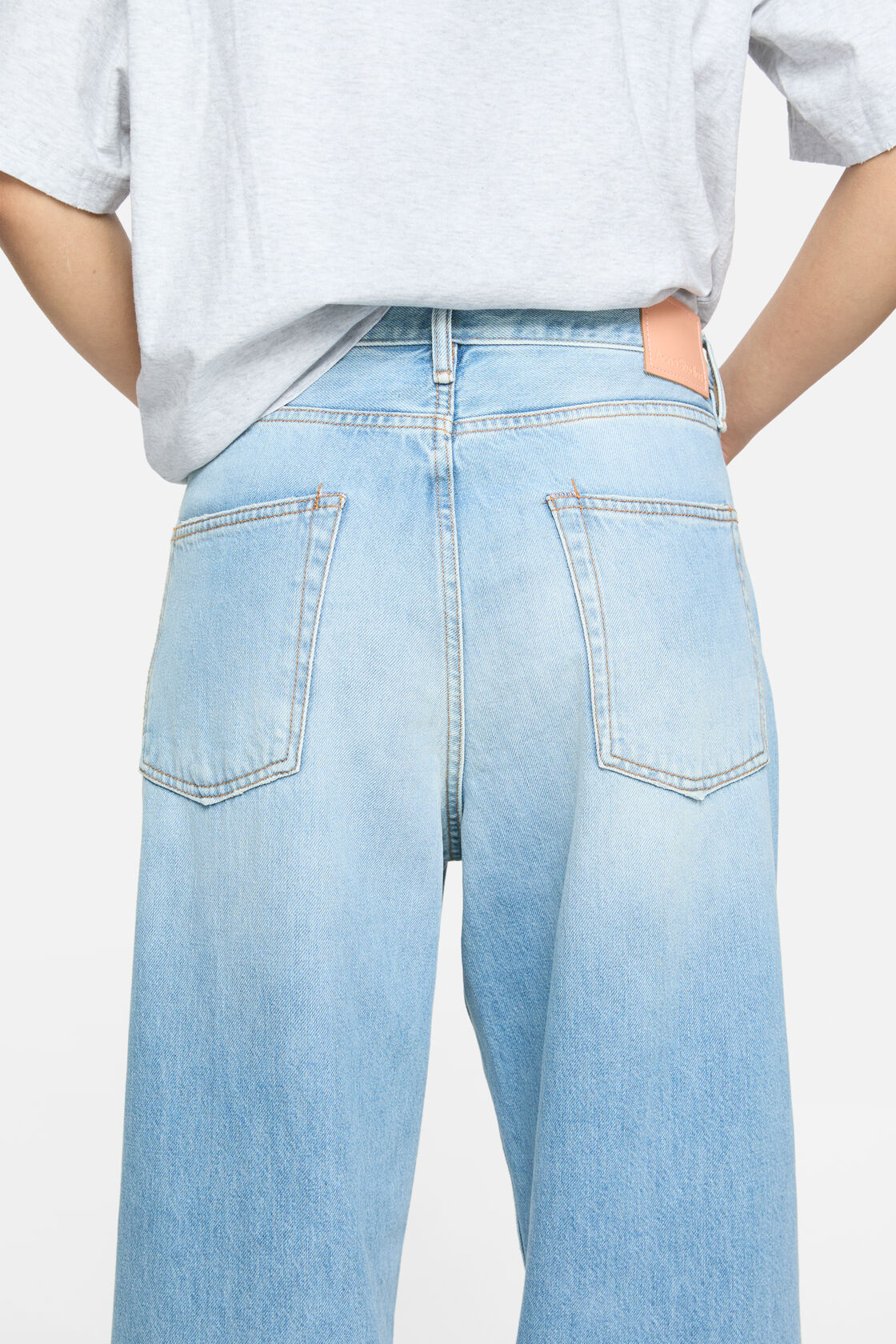 Loose fit jeans - 1981, Light blue, 2000x