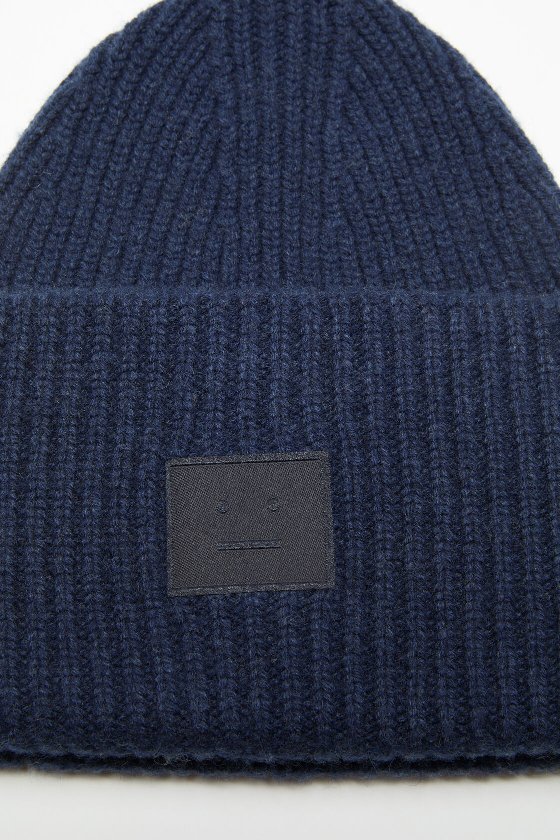 Large face logo beanie - Yak, Navy melange, 2000x