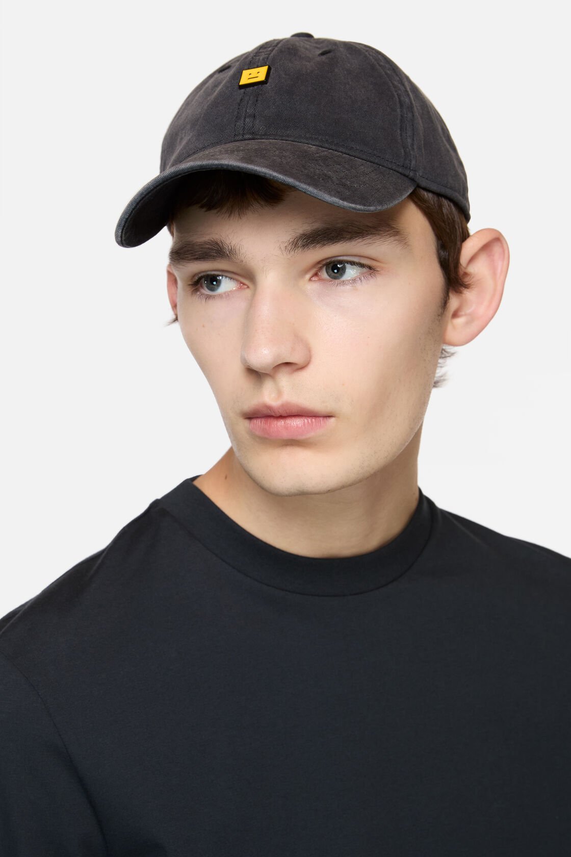 FACE STUD CAP, Washed Black, 2000x