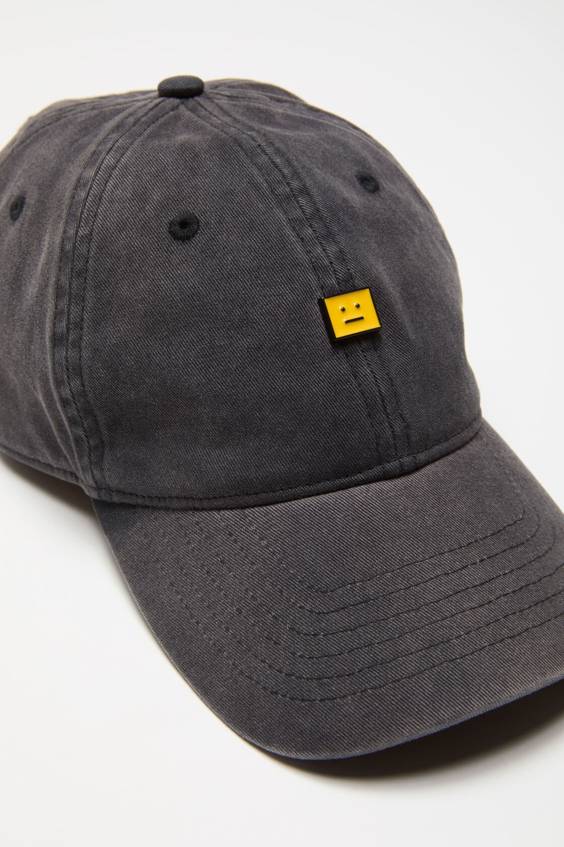FACE STUD CAP, Washed Black, 2000x