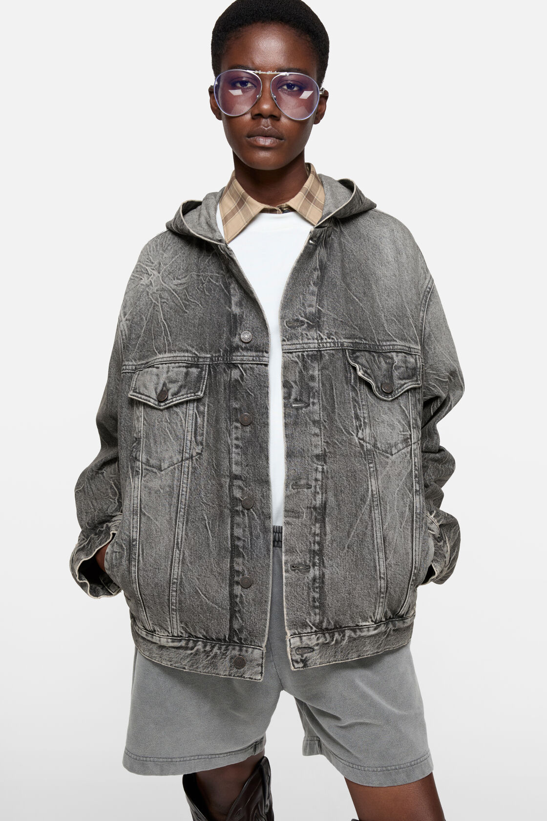 Denim jacket with hood, Washed Black, 2000x