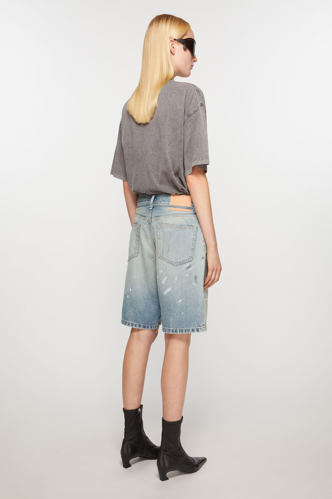 Loose fit denim shorts, Light blue, 2000x