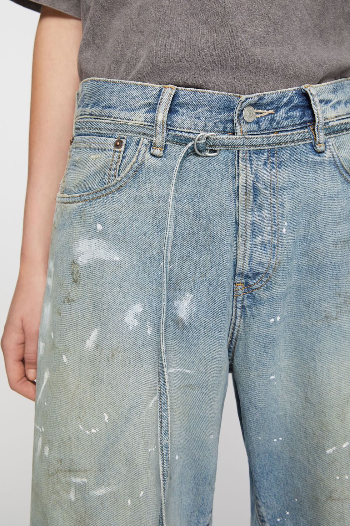 Loose fit denim shorts, Light blue, 2000x